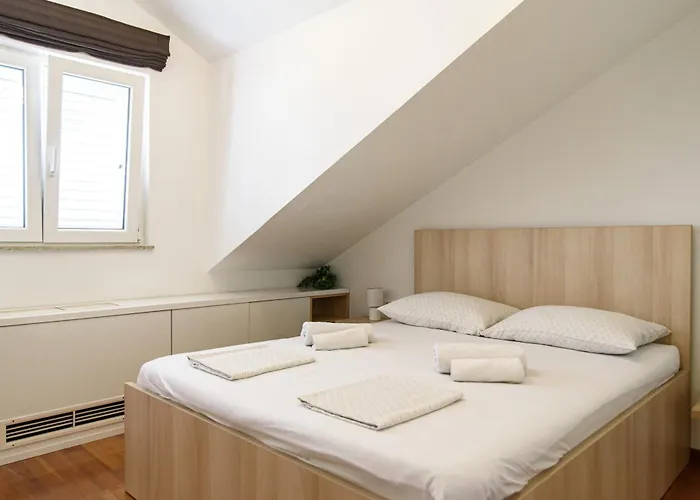 Apartment Hill Premium