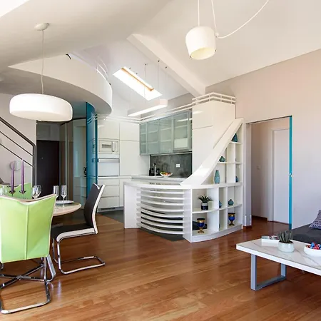 Panoramic Jacuzzi Penthouse